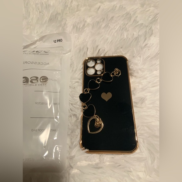 iPhones Case 12 Pro - Picture 2 of 5